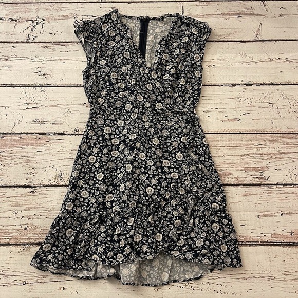 J. Crew Dresses & Skirts - J Crew Mercantile Navy Blue White Floral Print Ruffle Faux Wrap Dress Size 2P